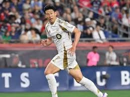 曼联遭遇尴尬 英超垫底队16秒7脚传球轻松过人